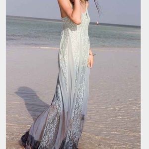 Kimchi blue lace maxi size 2 NWT urban outfitters